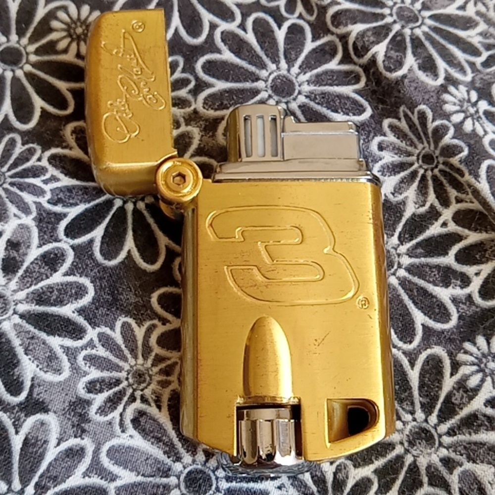 Zippo - Picture 6 of 8
